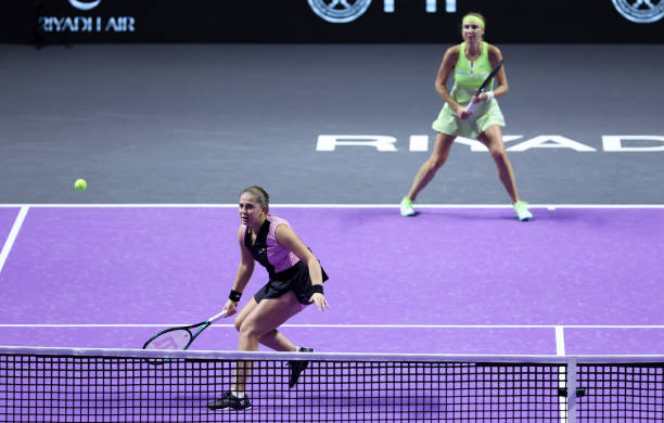 Киченок и Остапенко досрочно потеряли шансы на выход в полуфинал WTA Finals