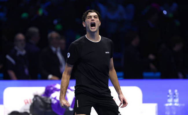 ATP Finals. Фрітц переміг Звєрєва у трьох сетах і першим вийшов до фіналу