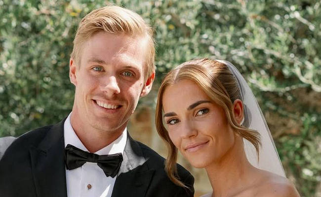 Еще одна теннисная семья: Шаповалов и Бьорклунд сыграли свадьбу в Греции