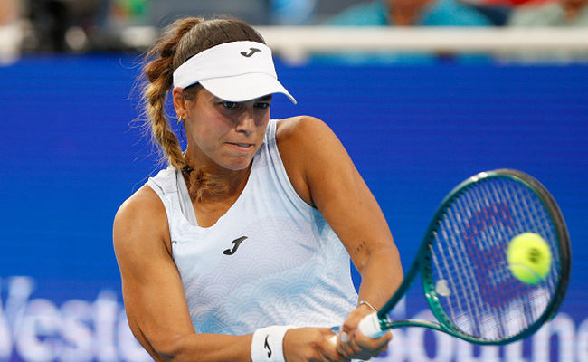 Пекин. Боусас Манейро обыграла Кристиан и сыграет проти Ястремской во втором круге