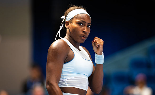 Пекин. Гауфф начала защиту титула и вошла в историю турнира, Лис совершила камбэк в матче против Йович