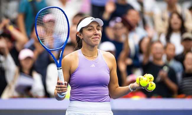 Пекин. Пегула одержала волевую победу в матче с Радукану и сыграет против Костюк в 1/8 финала