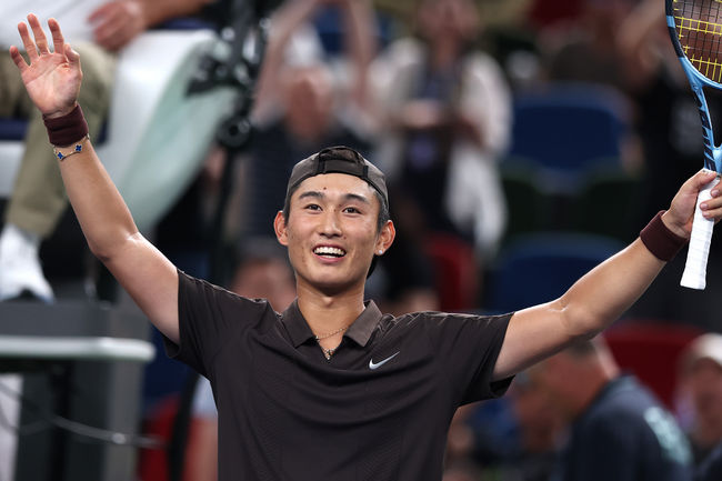 Шанхай. 20-річний Шан Цзюньчен переміг 10-ту ракетку світу Хачанова, Сіннер успішно почав захист титулу