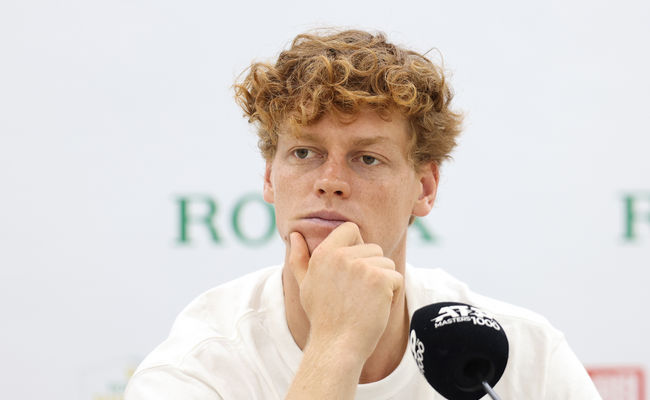 Янник Синнер - в ответ на критику Зверева: "Мы с Карлосом не делаем корты, мы просто стараемся адаптироваться к каждой ситуации"