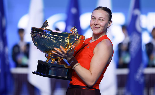 Пекин. Анисимова в трех сетах обыграла Носкову и выиграла второй титул WTA 1000 в сезоне