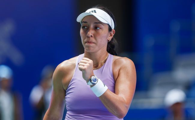 Ухань. Пегула победила "квалифаерку" Синякову и встретится с действующей чемпионкой в полуфинале