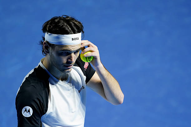 Базель. Оба лидера посева неожиданно проиграли во втором круге, Рууд победил Вавринку