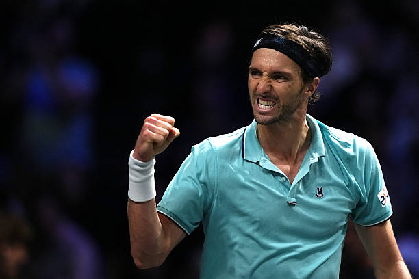 Париж. Риндеркнеш выиграл стартовый матч и может вновь сыграть против своего кузена Вашеро, Норри стал первым соперником Алькараса