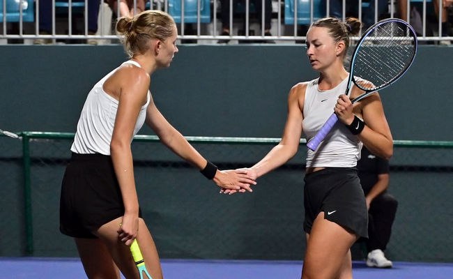 Гонконг. Сестры Колб не выиграли ни одного гейма в матче первого круга