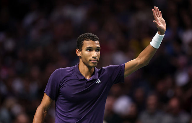 Париж. Оже-Альяссім зупинив Вашеро і вдруге вийшов до півфіналу змагань