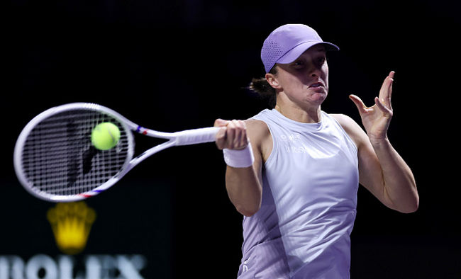 WTA Finals. Швёнтек разгромила Кис в первом групповом матче