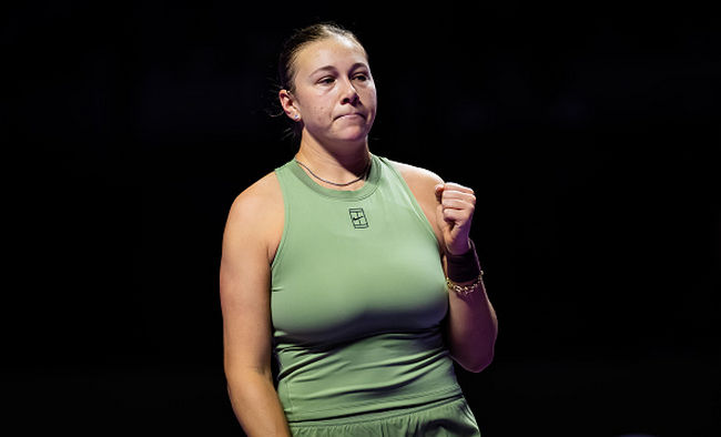 WTA Finals. Анисимова одержала свою дебютную победу, обыграв Кис в трех сетах