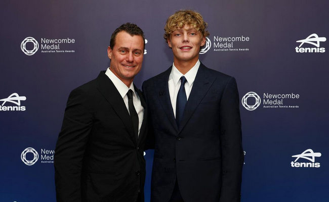 Экс-первая ракетка мира вернулся в теннис в 44 года и выиграл парный матч на "челленджере" вместе со своим сыном