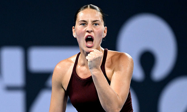 Брисбен. Костюк в двух сетах обыграла "нейтральную" Андрееву и сыграет в полуфинале