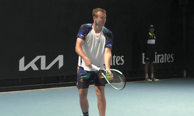 Australian Open. Сачко дограв матч другого раунду кваліфікації, не зважаючи на судоми