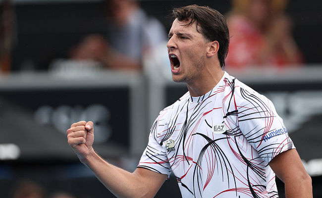 Окленд. Дардері здобув першу перемогу за три місяці, Рууд програв у стартовому матчі