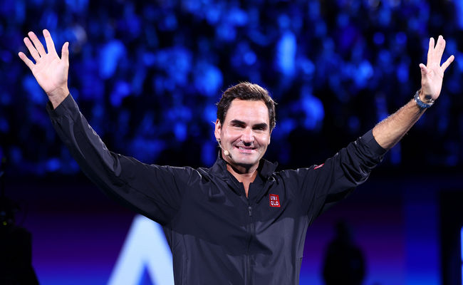 Роджер Федерер взяв участь у церемонії відкриття Australian Open, зігравши в парі з Андре Агассі та Ешлі Барті