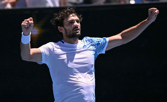 Australian Open. Вашеро впервые сыграет в третьем круге Grand Slam, Шелтон и Джокович победили "квалифаеров"