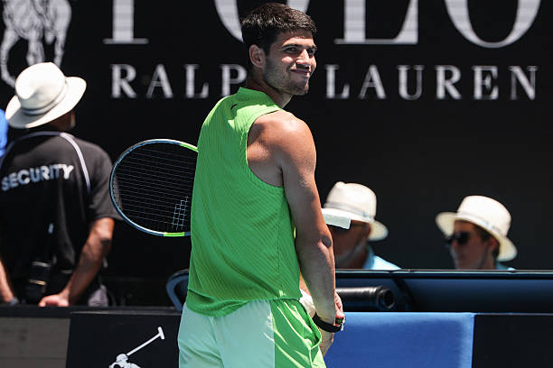 "Це не захищає спорт" Australian Open розкритикували після того, як лідерів тенісу змусили зняти фітнес-браслети