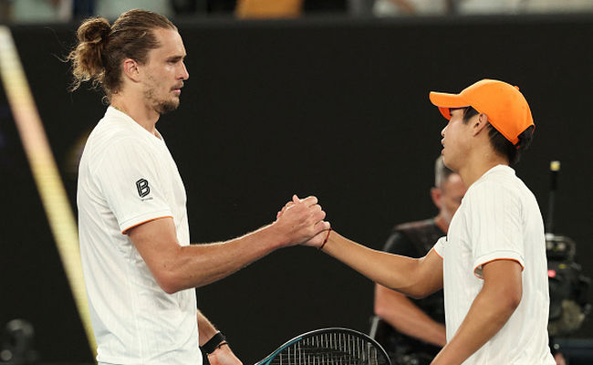 Australian Open. Зверев обыграл Тьена в четырех сетах и третий год подряд вышел в полуфинал