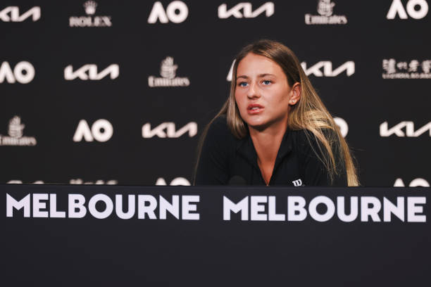 Марта Костюк: "Зараз у деяких наших гравців батьки перебувають на передовій, а їм потрібно виходити на корт і змагатися"