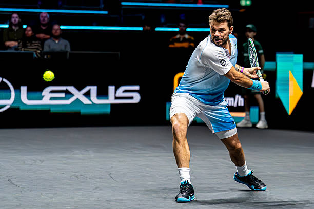 Роттердам. Оже-Альяссим выиграл пятый матч подряд, 40-летний Вавринка обыграл местного "лаки лузера"