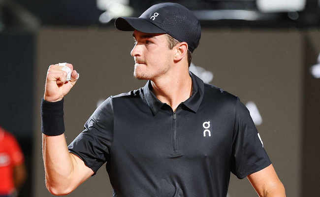 Ріо-де-Жанейро. Фонсека виграв перший матч у сезоні, чинний чемпіон несподівано програв "лакі лузеру"