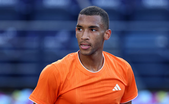 Дубай. Оже-Альяссим проиграл Медведеву в полуфинале, Грикспор победил Рублёва