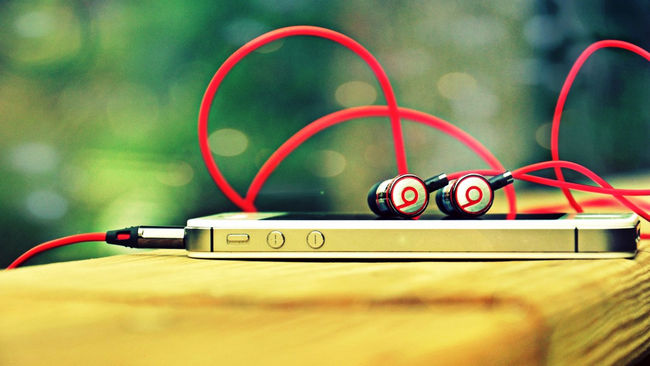 Навушники для iPhone: формати, функції та критерії вибору