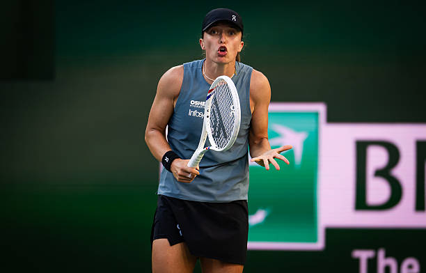 Іга Швьонтек не стримала емоції та накричала на свій тренерський бокс наприкінці матчу проти Еліни Світоліної (ВІДЕО)