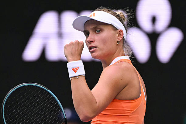 Майами. Стародубцева за два часа выиграла стартовый матч квалификации, сделав камбэки в обоих сетах