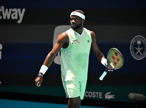 Френсіс Тіафо: "Сіннер стабільно добре подає і завдяки своїй роботі ніг створює враження, ніби корт дуже маленький"