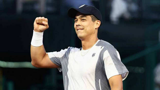 Г'юстон. Торішній чемпіон програв у першому колі, Чжан Чжичжень перервав серію з чотирьох поразок і стане суперником Шелтона