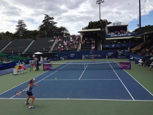 Стэнфорд. Свитолина в драматичном матче обыгрывает Бондаренко (+фото)