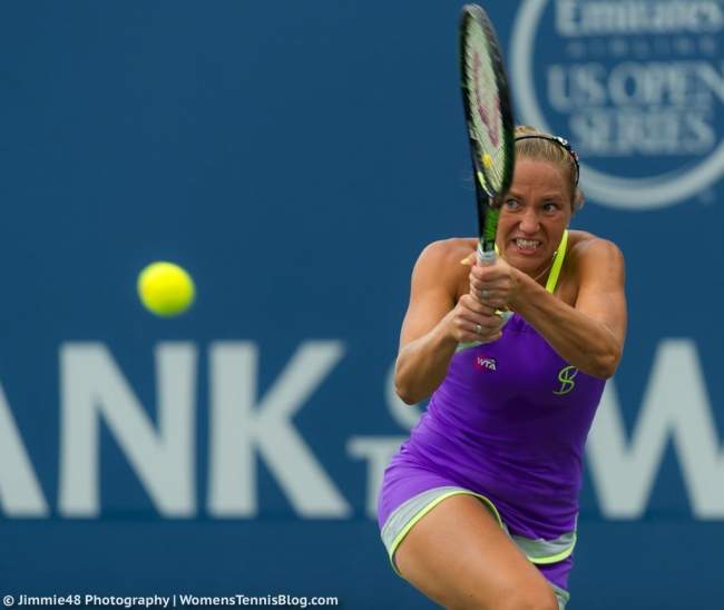 Стэнфорд. Свитолина в драматичном матче обыгрывает Бондаренко (+фото)