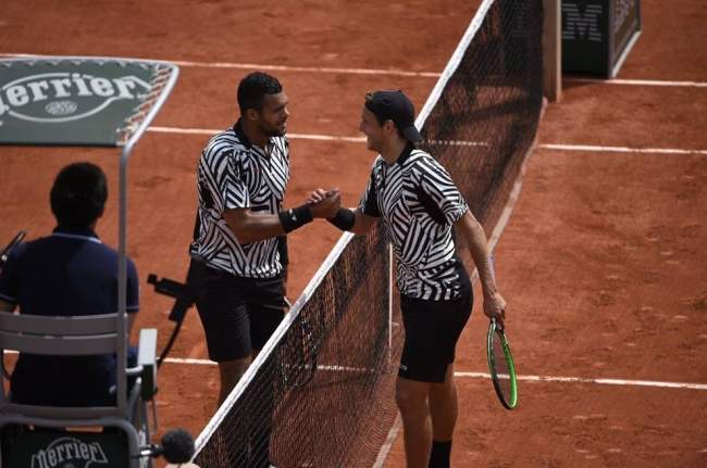 Джокович с усами и "зебры" на корте. "Kid's Day" на Ролан Гаррос (+фото и и видео)