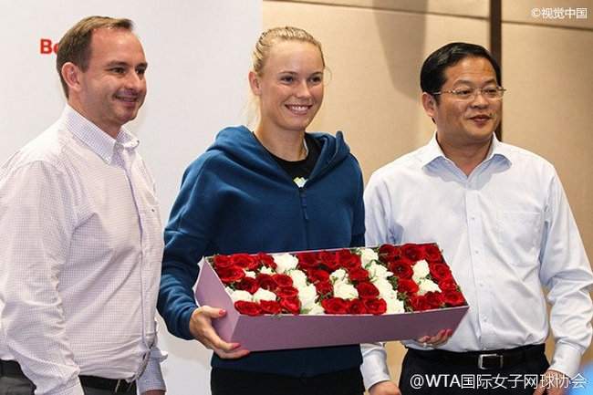 500-я победа Возняцки и поражение прошлогодней финалистки в Ухане, Сойлу выигрывает первый матч WTA (+видео)