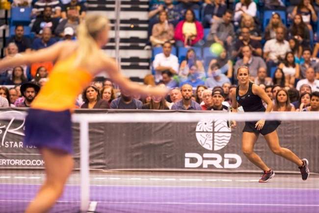 Пуиг одержала победу над Шараповой в выставочном матче в Пуэрто-Рико (ФОТО)