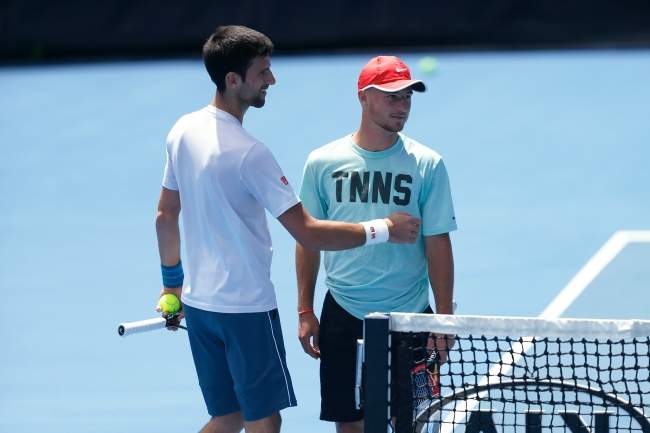 Джокович провел первую тренировку в Мельбурне