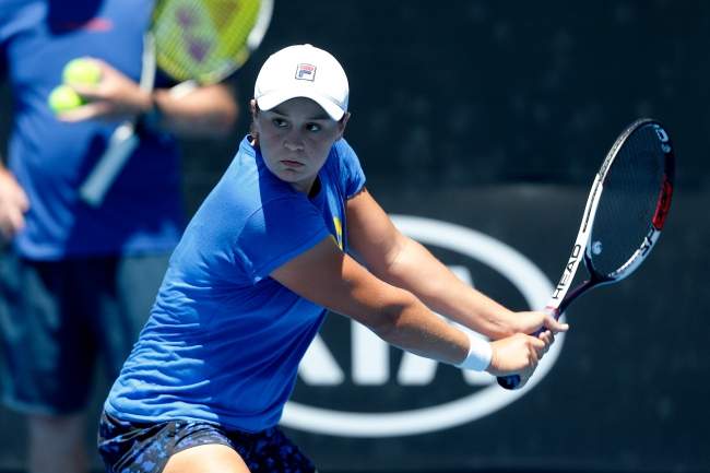 Кербер, Свитолина и Халеп готовятся к старту Australian Open