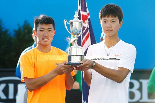 Australian Open. Пирош выигрывает дебютный "Шлем", победы Бренстайн с Андрееску и китайско-тайваньского дуэта в парном разряде