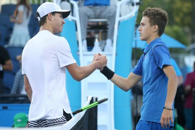 Australian Open. Пирош выигрывает дебютный "Шлем", победы Бренстайн с Андрееску и китайско-тайваньского дуэта в парном разряде