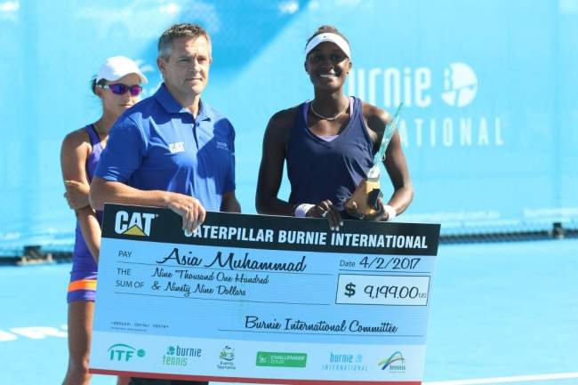 Бёрни. Мухаммад празднует победу на 60-тысячнике в Австралии