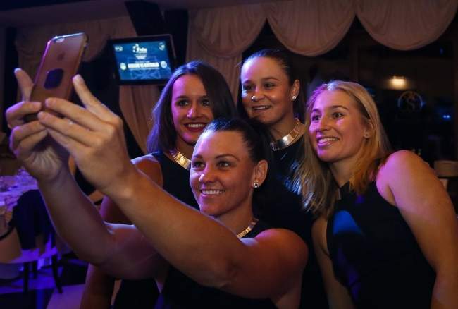 Сборная Украины на официальном ужине участниц матча в Кубке Федерации