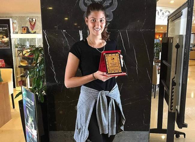 Хаддад-Майя и Суон выигрывают первые турниры после травм, дебютные титулы Потаповой и Крэчун