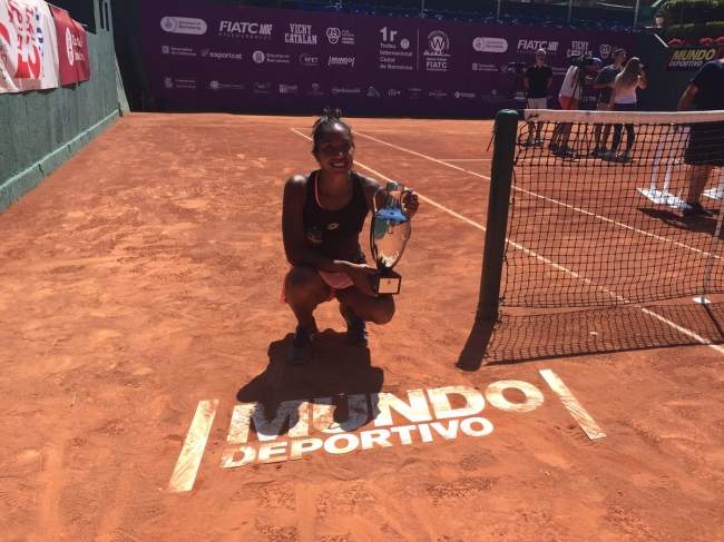 Дияс первенствует в Манчестере, Сегель побеждает в изнурительном финале в Барселоне, крупнейший титул Бузэрнеску