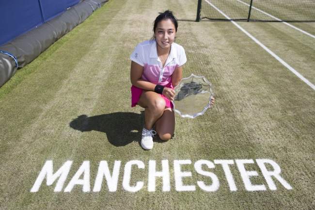 Дияс первенствует в Манчестере, Сегель побеждает в изнурительном финале в Барселоне, крупнейший титул Бузэрнеску