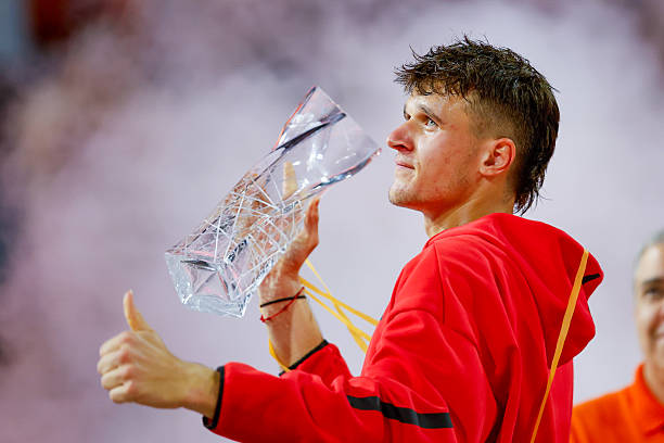 "Мне просто повезло, что судья в это время обедал". Сенсационный чемпион "Мастерса" в Майами Меншик рассказал, что мог пропустить турнир