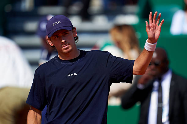 Монте-Карло. Де Минор за 44 минуты разгромил Димитрова, Муззетти победил действующего чемпиона, Алькарас остановил Фиса