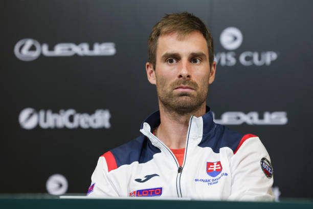 "Вы довольны? Вы разрушили мой матч". Словацкий теннисист наорал на зрителей после обидного поражения в полуфинале "челленджера" (ВИДЕО)